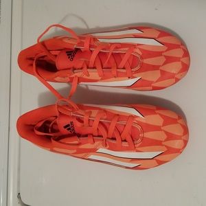 Adidas Soccer Cleats size 8 Excellent Pre Owned Condition!